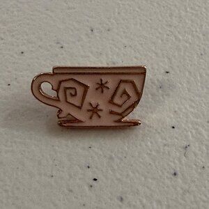 Disney Parks Mad Tea Party Alice in Wonderland Pendant Pin Bar Brooch Disneyana